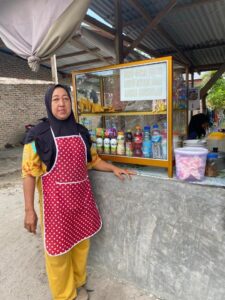 Pedagang Bakso Mengeluh Penjualan Menurun