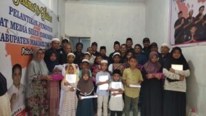 Peringati HUT SMSI Ke 7 Dan Sambut Bulan Suci Ramadhan, SMSI Madina Salurkan Bantuan Ke Anak Yatim Dan Dhuafa