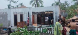 Angin Puting Beliung Melintas, Dua Unit Rumah Rusak
