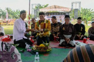 Adlin Tambunan Minta Masyarakat Desa Sukasari Jaga Keguyuban