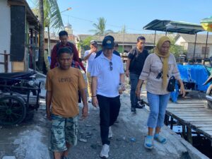 Nikson Nababan Disambut Hangat Masyarakat Nelayan Belawan