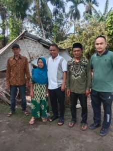 Bupati Sergai Darma Wijaya Serahkan Bantuan Kepada Korban Bencana Alam