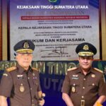 Foto : Kajatisu Terima Penghargaan dari Kepala Badan Narkotika Nasional (BNN) RI Komjen Pol Marthinus Hukom.(ist/Sinarsergai.com)