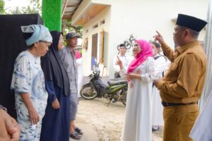 4 Unit Rumah Rusak Ditiup Angin Puting Beliung, Bupati Sergai Jumpai Korban Bencana Bawa Bantuan