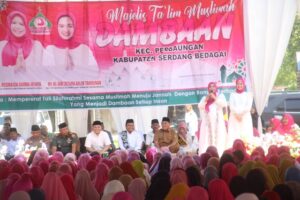 Hj Rosmaida Darma Wijaya Apresiasi Semangat Para Ibu Ikuti Pengajian