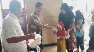 Pengusaha Accecories Mobil Dan Karouke Keluarga Three Santuni Anak Yatim