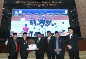 Pj Gubsu Sampaikan Ranperda LPJ APBD 2023 ke DPRD Sumut