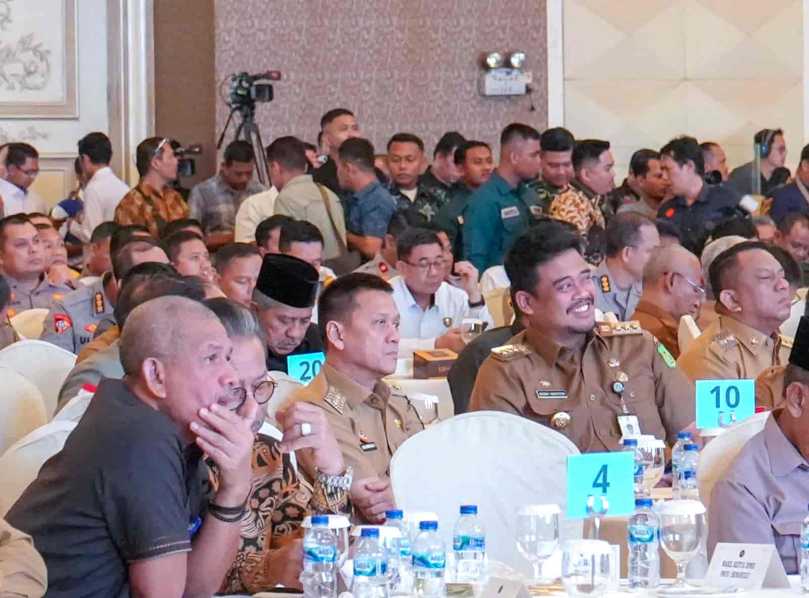 Foto : Wali Kota Medan Bobby Nasution mengikuti Rapat Koordinasi (Rakor) Persiapan Pilkada Serentak Tahun 2024 Wilayah Sumatera yang digelar Kementerian Koordinator Bidang Politik, Hukum, dan Keamanan (Kemenko Polhukam) Republik Indonesia, Selasa (09/07/24) di Regale International Convention. (Ist)