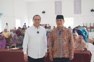 Calon Wakil Bupati Deli Serdang Makan Gratis Bersama Masyarakat Desa Selemak Hamparan Perak