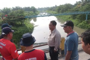 Warga Sergai Bertumbangan Diserang DBD, Bupati Sergai Tinjau Masyarakat Sei Rampah Gotong Royong Bersihkan Lingkungan