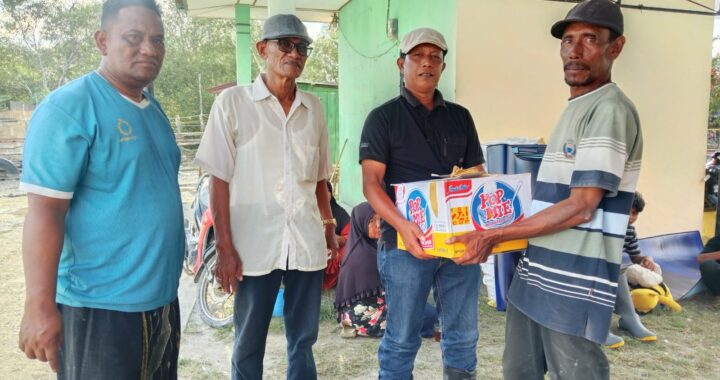 Tergugah Lihat Kondisi Masyarakat Terdampak Banjir ROB di Desa Bagan Kuala, Ketua SMSI Sergai Beri Bantuan