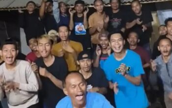 Goyang sadbor yang tengah ramai di live Tiktok. (Tangkapan Layar)