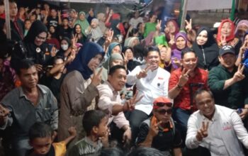 Sapa Warga Denai, Emak-emak Ramai Minta Foto Selfie Sama Ridha dan Wong