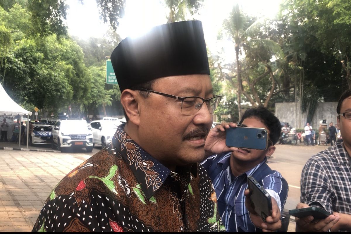 Menteri Sosial, Saifullah Yusuf dalam sesi wawancara kepada wartawan. (Ist)