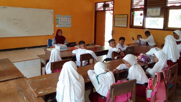 Kegiatan ngajar-mengajar di kelas. (Ist)