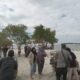 Pengunjung Dan Pedagang Serbu Pantai Merdeka di Desa Bagan Kuala