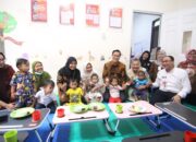 Sesmen Kemendukbangga Kunjungi Keluarga Resiko Stunting dan TPA Daycare di Semarang