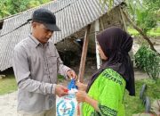 Rumah Maimunah Roboh, Ketua SMSI Sergai Beri Bantuan Beras