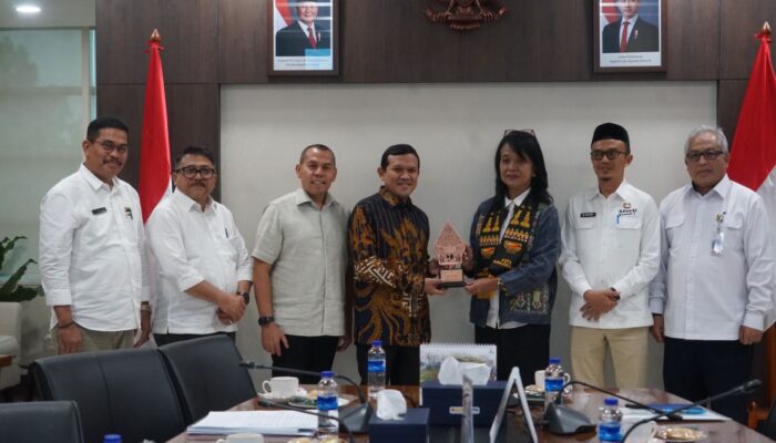 Wagub Fadhlullah Bahas TPST Blang Bintang dan Banjir Subulussalam di Kementerian PU