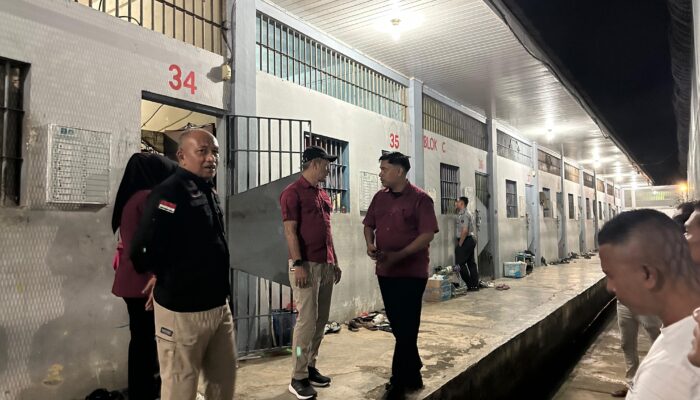 Komitmen tegas menuju Zero Halinar, Lapas Kelas IIA Banda Aceh gelar Penggeledahan secara rutin.