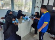 Impelementasikan Program Akselarasi, Lapas Kelas IIA Banda Aceh lakukan Pengecekan Urine bagi Warga Binaan.