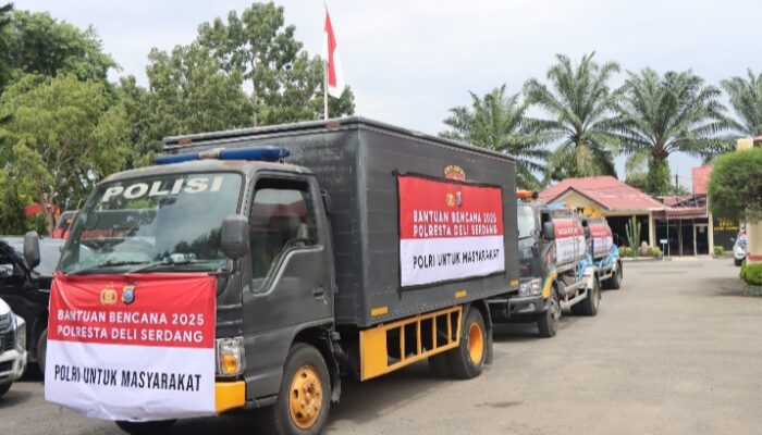 Tunjukkan Kepedulian, Polresta Deli Serdang Salurkan Bantuan Sosial untuk Korban Banjir di Wilkum Polres Langkat
