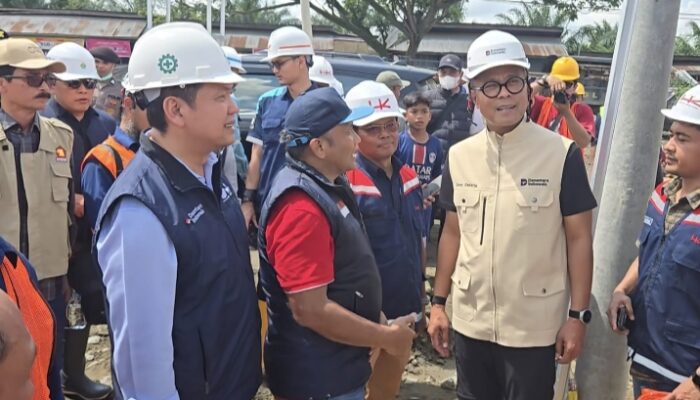 Dirut PTPN IV dan Direktur HK PTPN I Dampingi COO Danantara Tinjau Pembangunan Huntara di Aceh