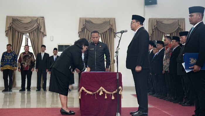Lantik 15 Pejabat Pimpinan Tinggi Pratama, Ini Kata Bupati : Ubah Pola Pikir, ASN Adalah Pelayan Masyarakat