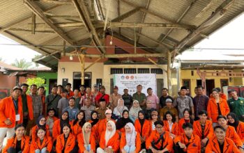 Mahasiswa UTND Latih Peternak Desa Teluk Buat Bank Pakan Silase dari Tebon Jagung