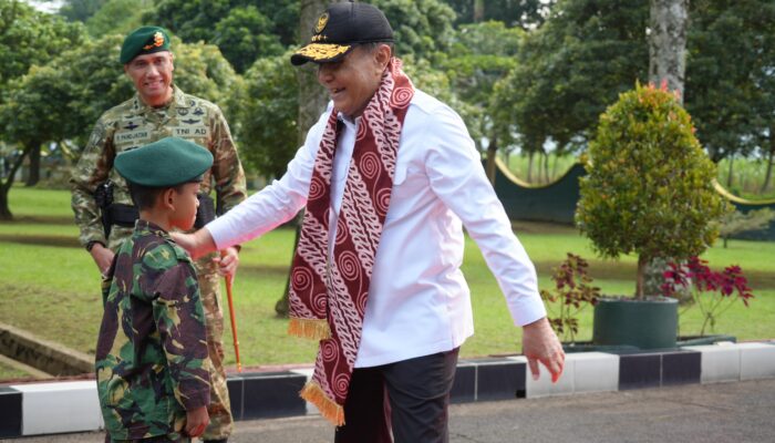 Kunjungi Brigif 18/Trisula, Menko Polkam Tekankan Profesionalisme Prajurit dan Cinta Tanah Air