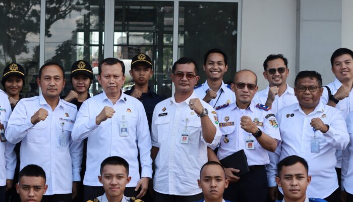 Jelang WFA dan Mudik Lebaran, Kepala BPSDMP Kemenhub Pantau Operasional Layanan di YIA dan Terminal Tidar