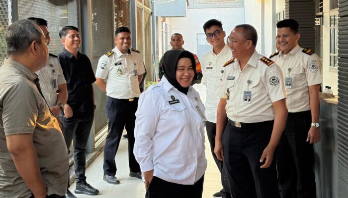 Pastikan Pelayanan Berjalan Optimal Saat Lebaran, Dirkeswathab Ditjenpas Kunjungi Lapas Idi