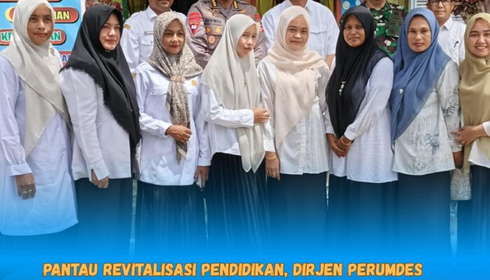 Pantau Revitalisasi Pendidikan, Dirjen Perumdes Kemendagri Tinjau TKN Idi Rayeuk didampingi Plt. Kadisdikbud Aceh Timur.