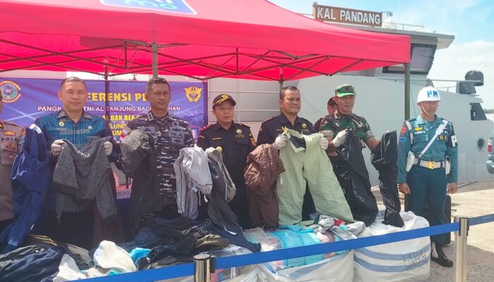 TNI AL Dan Bea Cukai TBA Gagalkan Penyeludupan 400 Ballpress dari Malaysia di Perairan Batubara