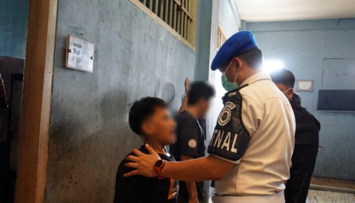 Cegah Gangguan Keamanan dan Ketertiban Rutan Kelas I Tangerang Rutin Gelar Sidak Blok Hunian Warga Binaan.