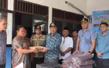 Lom Lom Suwondo Tinjau dan Salurkan Bantuan Korban Puting Beliung di Patumbak