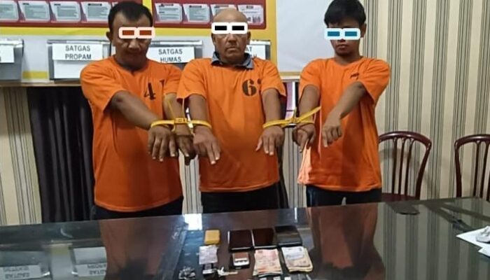 Tiga Terduga Pengedar Sabu dan Barang Bukti Berhasil Diamankan Polsek Tiga Panah