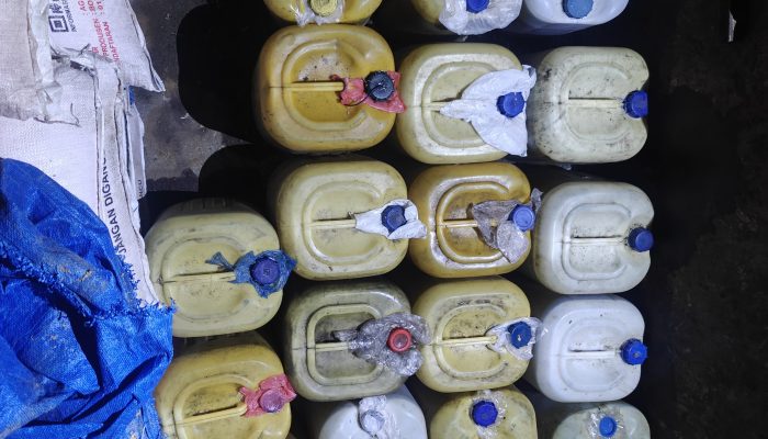 Satreskrim Polres Nagan Raya Amankan Tiga Terduga Pelaku Penyalahgunaan Pupuk Bersubsidi dan Bio Solar Bersubsidi.