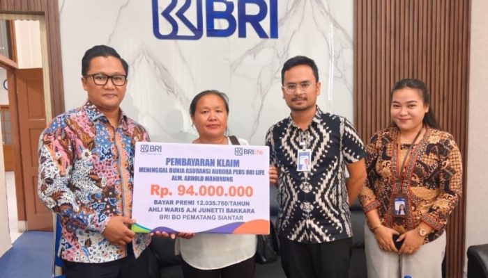 BRI Cabang Pematangsiantar Serahkan Santunan BRILife Rp153,52 Juta kepada Ahli Waris Nasabah
