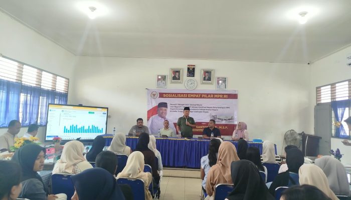 Sugiat Santoso Bikin Bimbel Gratis Setahun untuk Pelajar SMA di Langkat