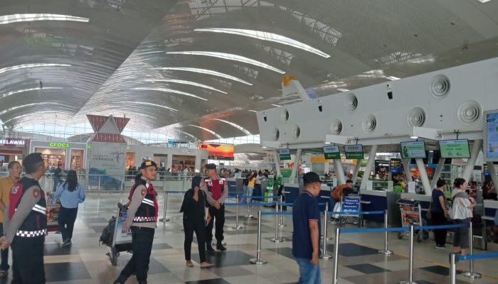 Pasca Pembatalan Penerbangan, Kapolresta Deli Serdang Pantau Bandara Kualanamu, Situasi Tetap Aman Dan Kondusif