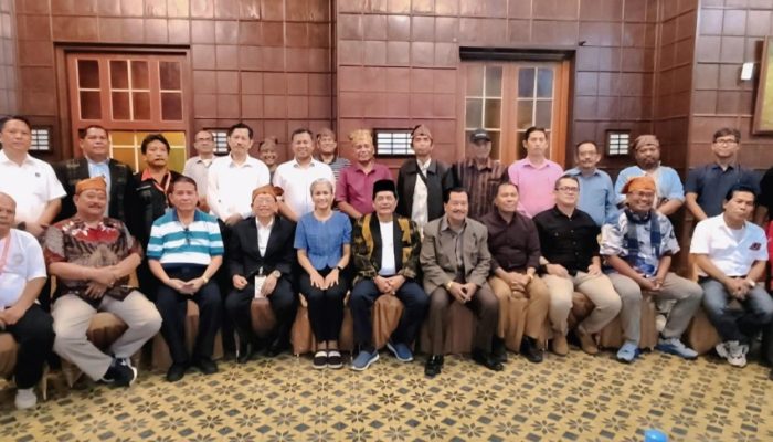 Kapolres Pematang Siantar Silaturahmi dengan Tokoh Adat Simalungun. 