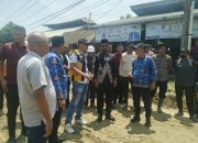 Kadis PUPR Aceh Timur Muslim ST,Mi.s Turun ke Lapangan Bersama Bupati Aceh Timur Iskandar Usman Alfarlaki Cek Langsung Jalan Rusak Pasca Banjir di Idi Tunong.