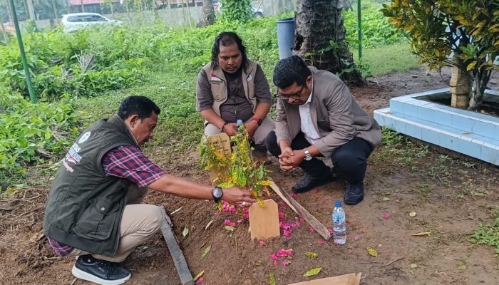 Ziarahi Makam Bayi 8 Bulan yang Diduga Korban Kekerasan Seksual, Ketum Komnas PA: Jangan Biarkan Kebenaran Ikut Terkubur!