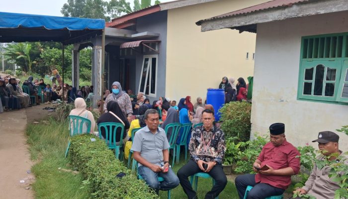 Turut Berlangsungkawa, Polresta Deli Serdang Berikan Tali Asih Keluarga Korban Tabrakan Pada Peristiwa Penembakan