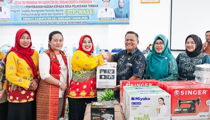 Terima Modal dan Peralatan Usaha, Jelita Dorong Pemenang PTP2WKSS Kembangkan Usaha Produktif Keluarga