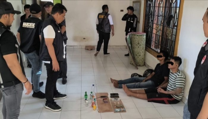 Gerebek Sarang Narkoba, Polresta Deli Serdang Bersama BNNK Berhasil Amankan Pengedar dan Pemakai Positif Sabu