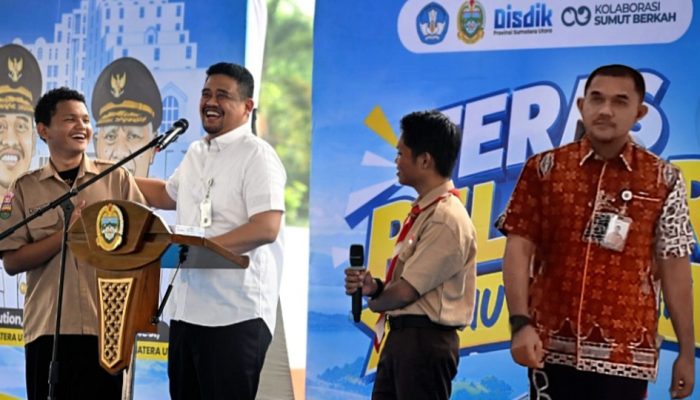 Alexander Sinulingga Bikin Bobby Nasution Tertawa Lepas, Teras Pelajar Sumut Berkah Spektakuler